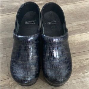 dansko hospital shoes
